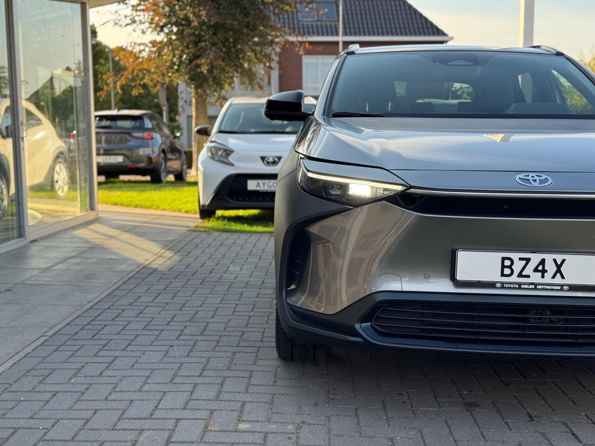 Toyota Bz4x 71,4 kWh 204pk Dynamic | Groot scherm, 360 Camera, Parkeersensoren, Elektrische achterklep, LED, Stoel + Stuurverwarming 42461226-7.jpg | Autobedrijf Gielen