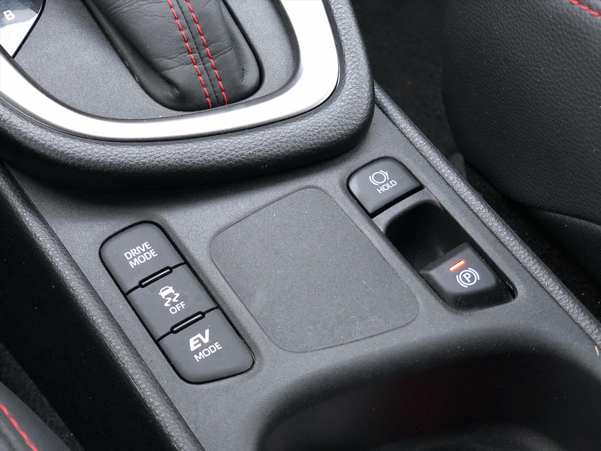 Toyota Yaris 1.5 Hybrid GR Sport | JBL, Dodehoekherkenning, Stoelverwarming, Smart connect, Dynamic Grey, Keyless, CarPlay, Half Leer 42532702-34.jpg | Autobedrijf Gielen