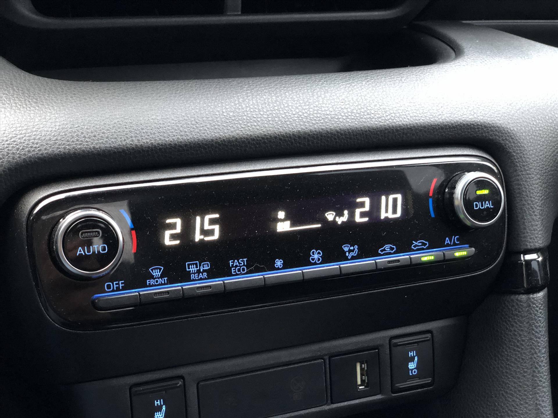 Toyota Yaris 1.5 Hybrid GR Sport | JBL, Dodehoekherkenning, Stoelverwarming, Smart connect, Dynamic Grey, Keyless, CarPlay, Half Leer 42532702-36.jpg | Autobedrijf Gielen