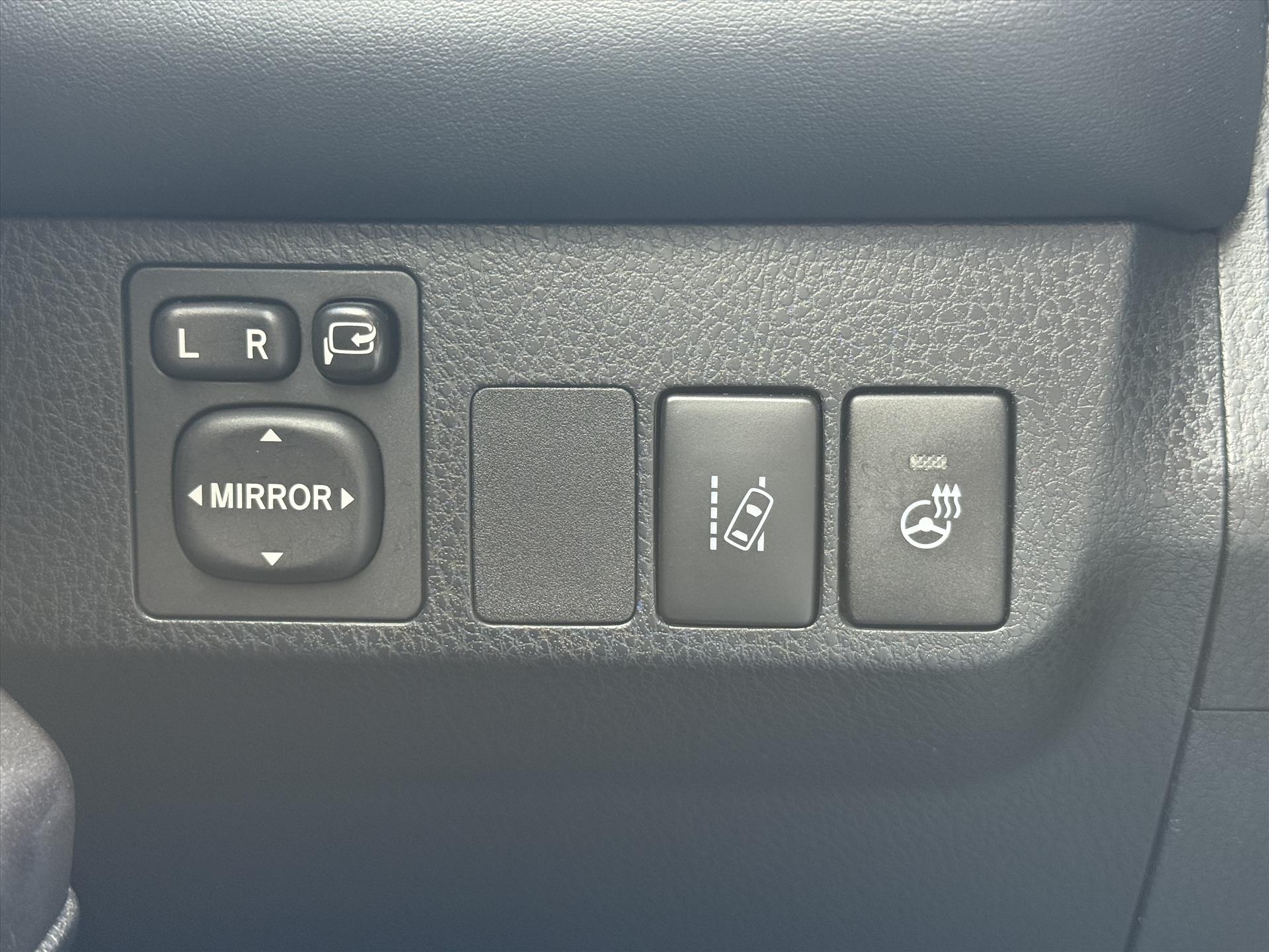 43860746-19.jpg