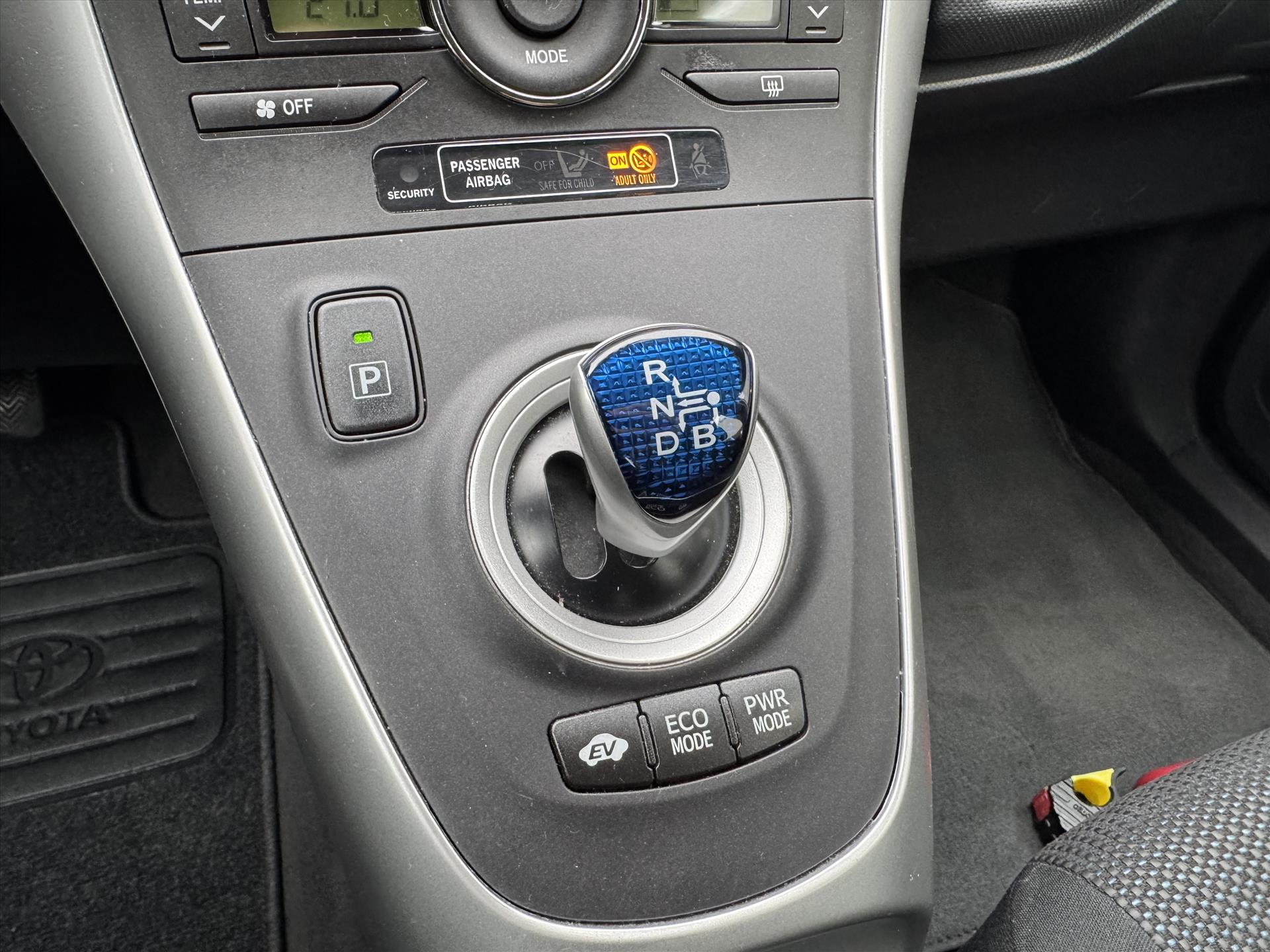 43963116-26.jpg