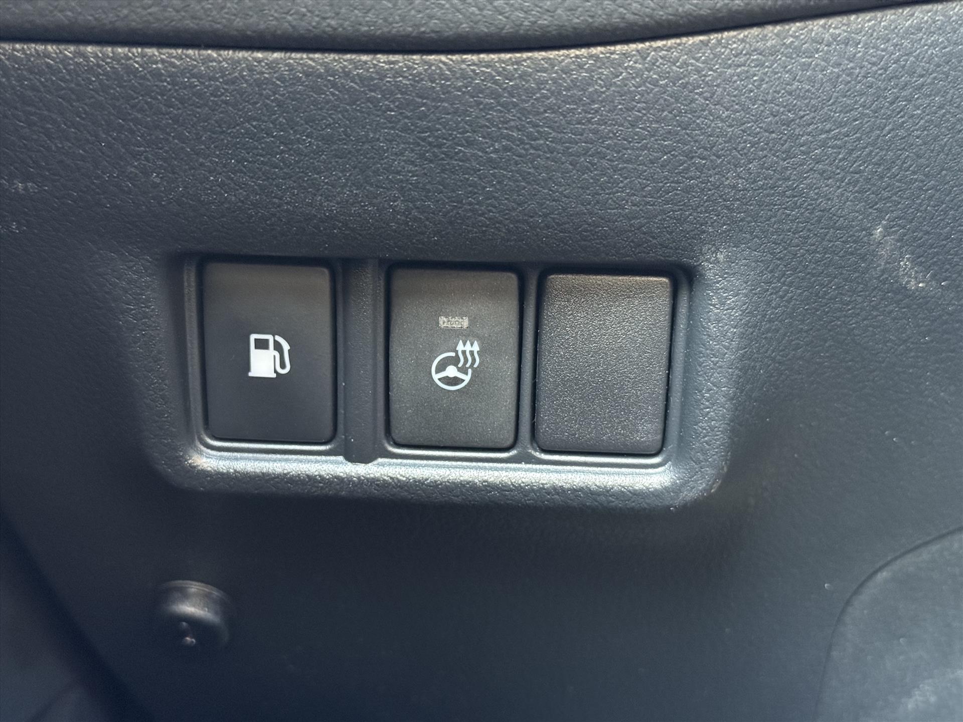44380653-27.jpg