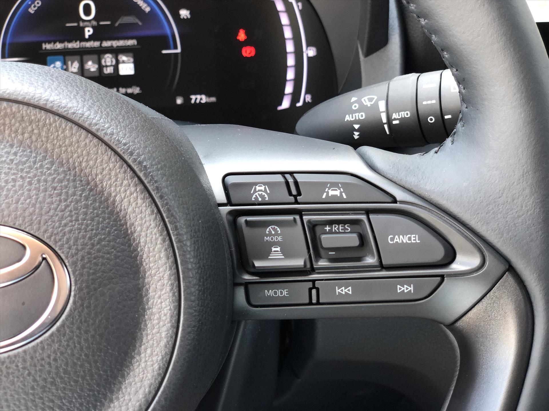 45090492-17.jpg
