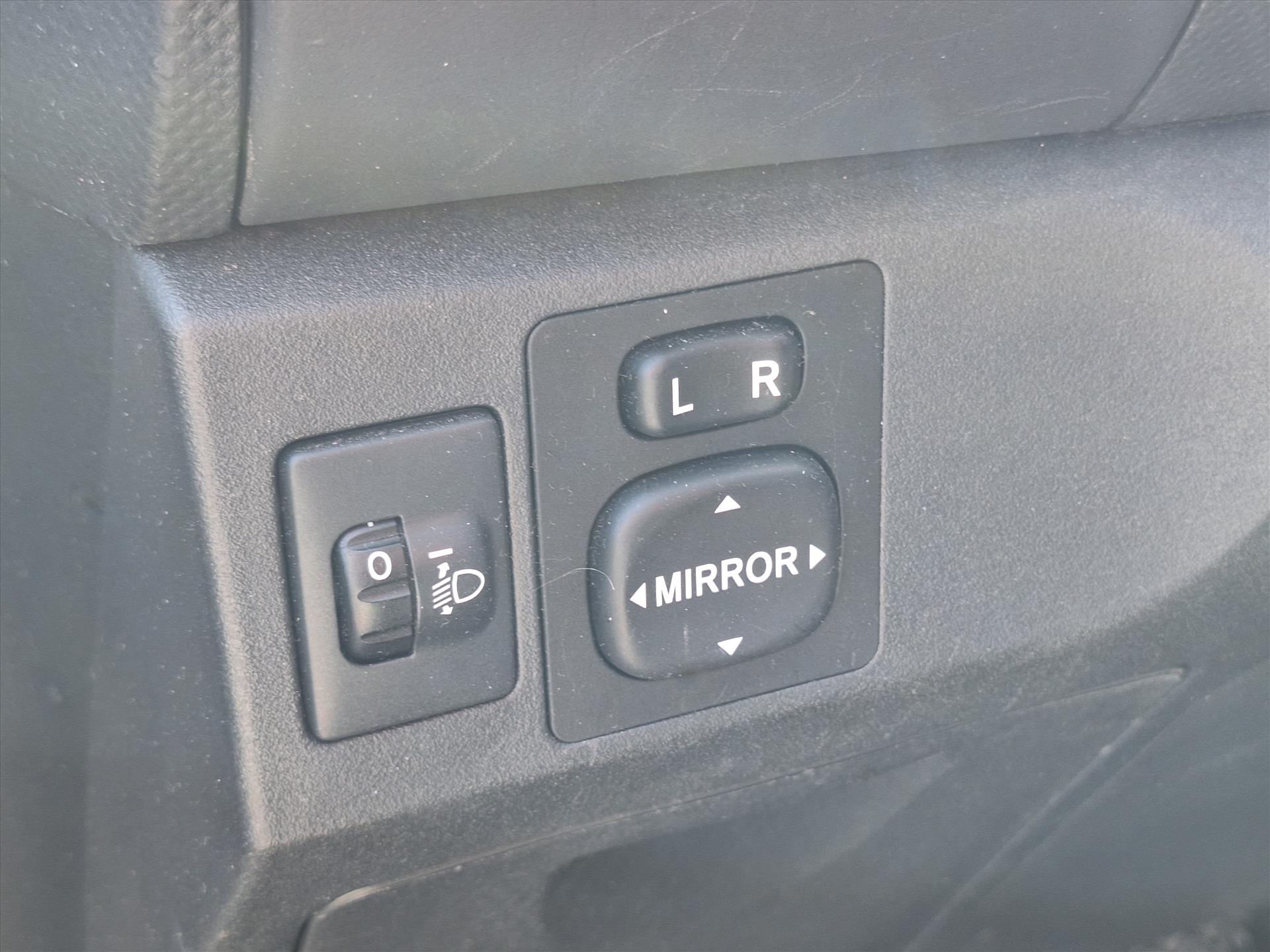 45406653-4.jpg