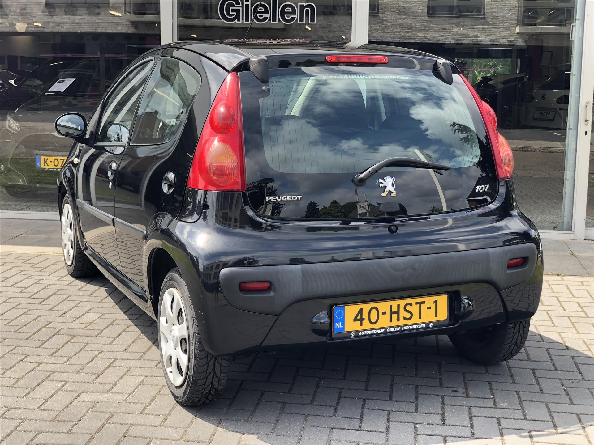 45772265-9.jpg