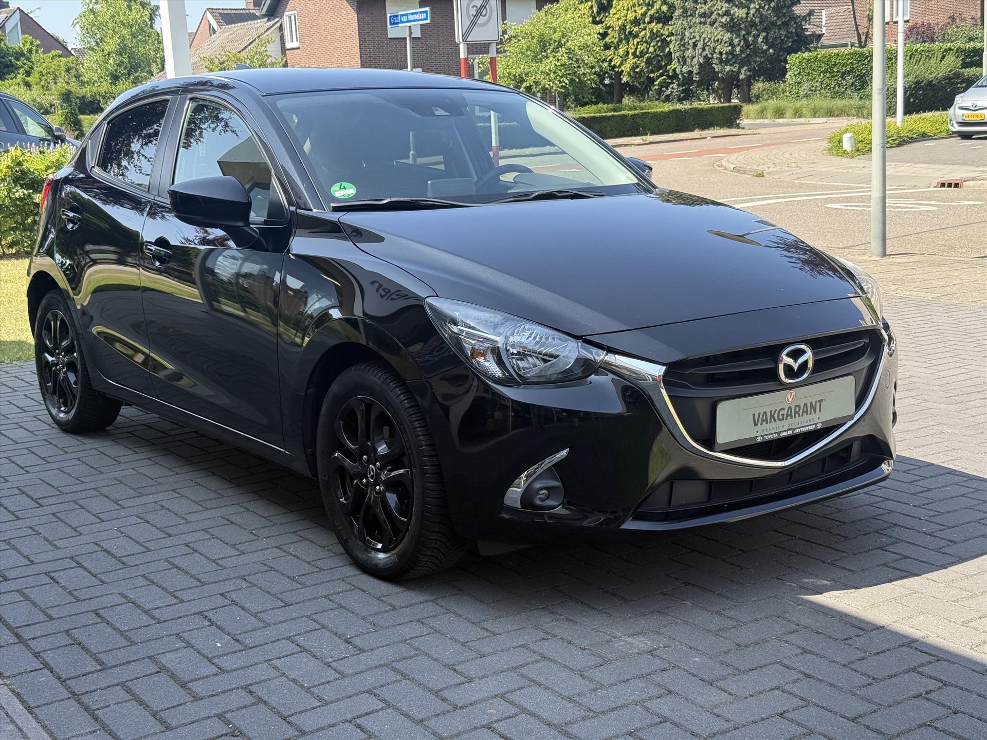 45825840-3.jpg