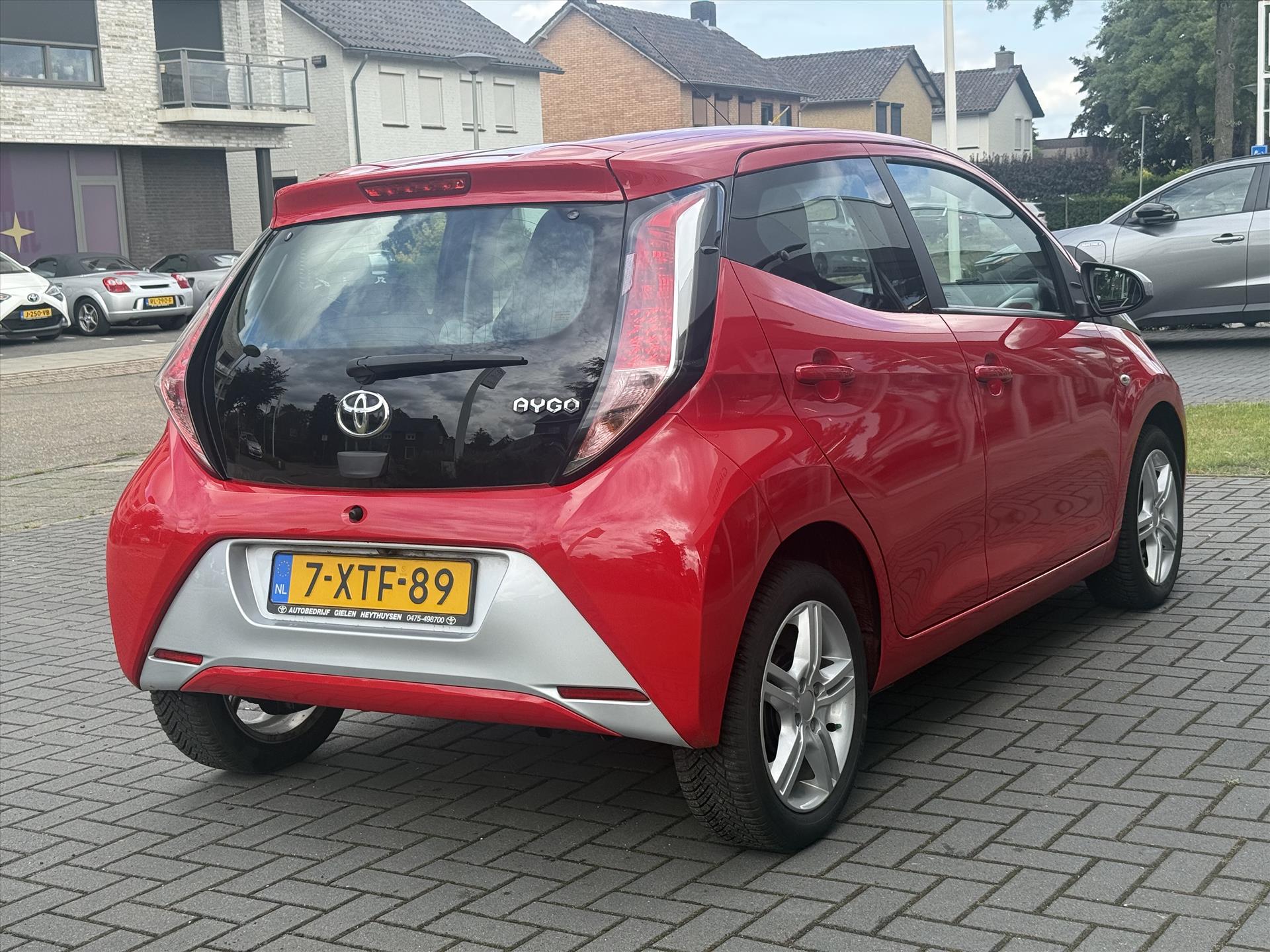45962738-8.jpg
