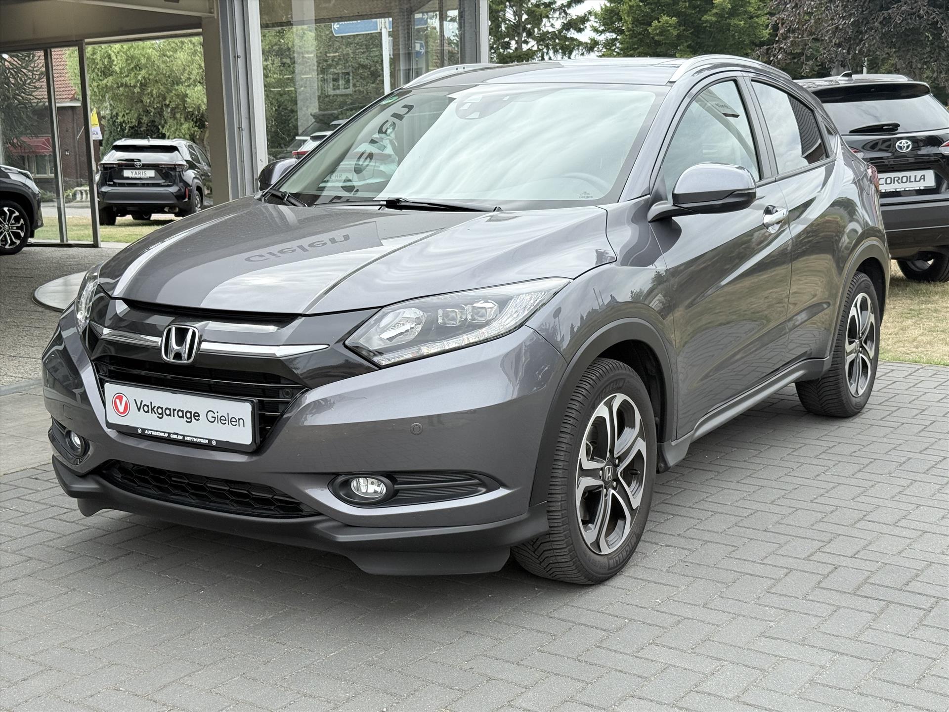 46154775-7.jpg