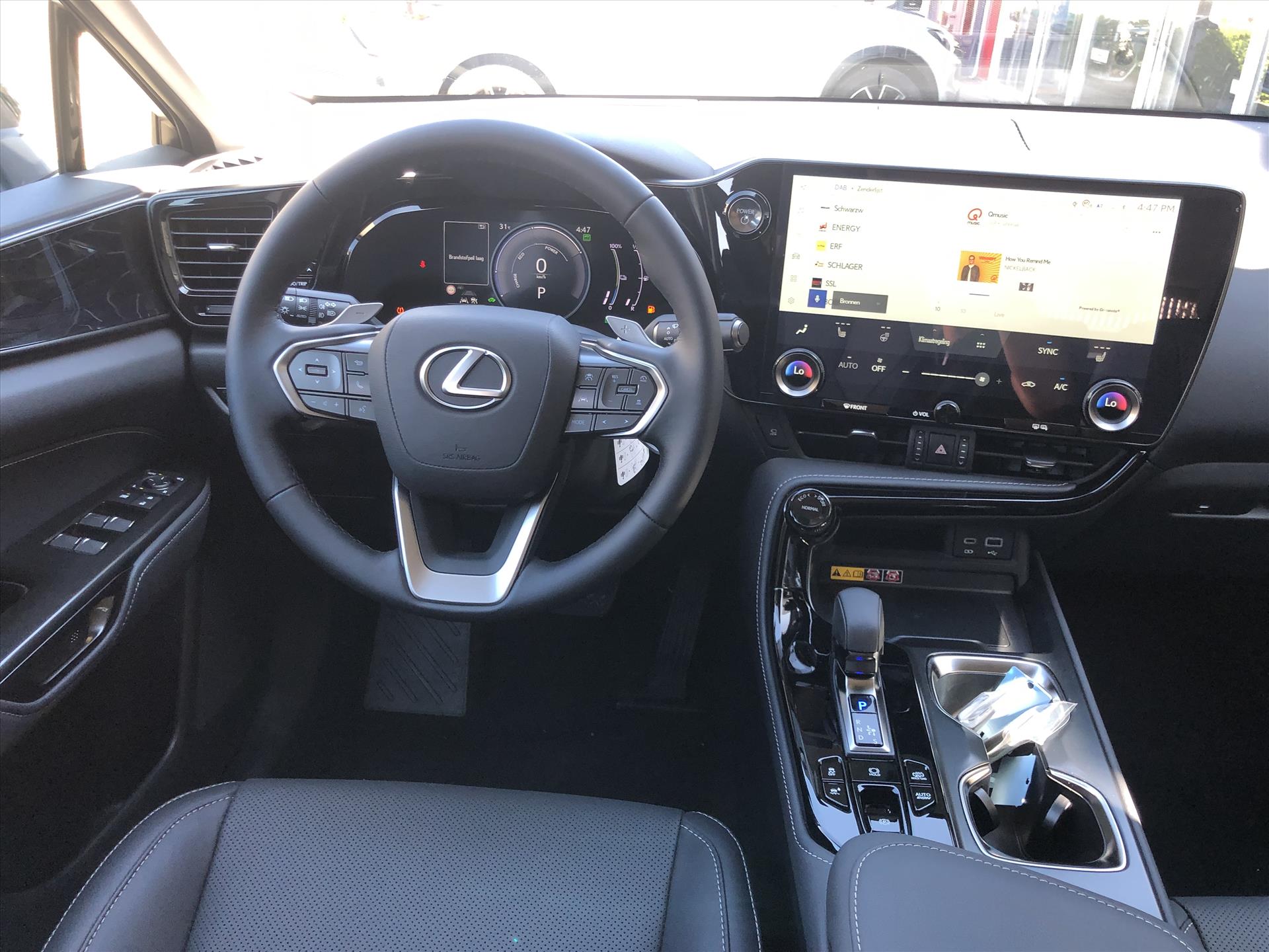 46404057-3.jpg