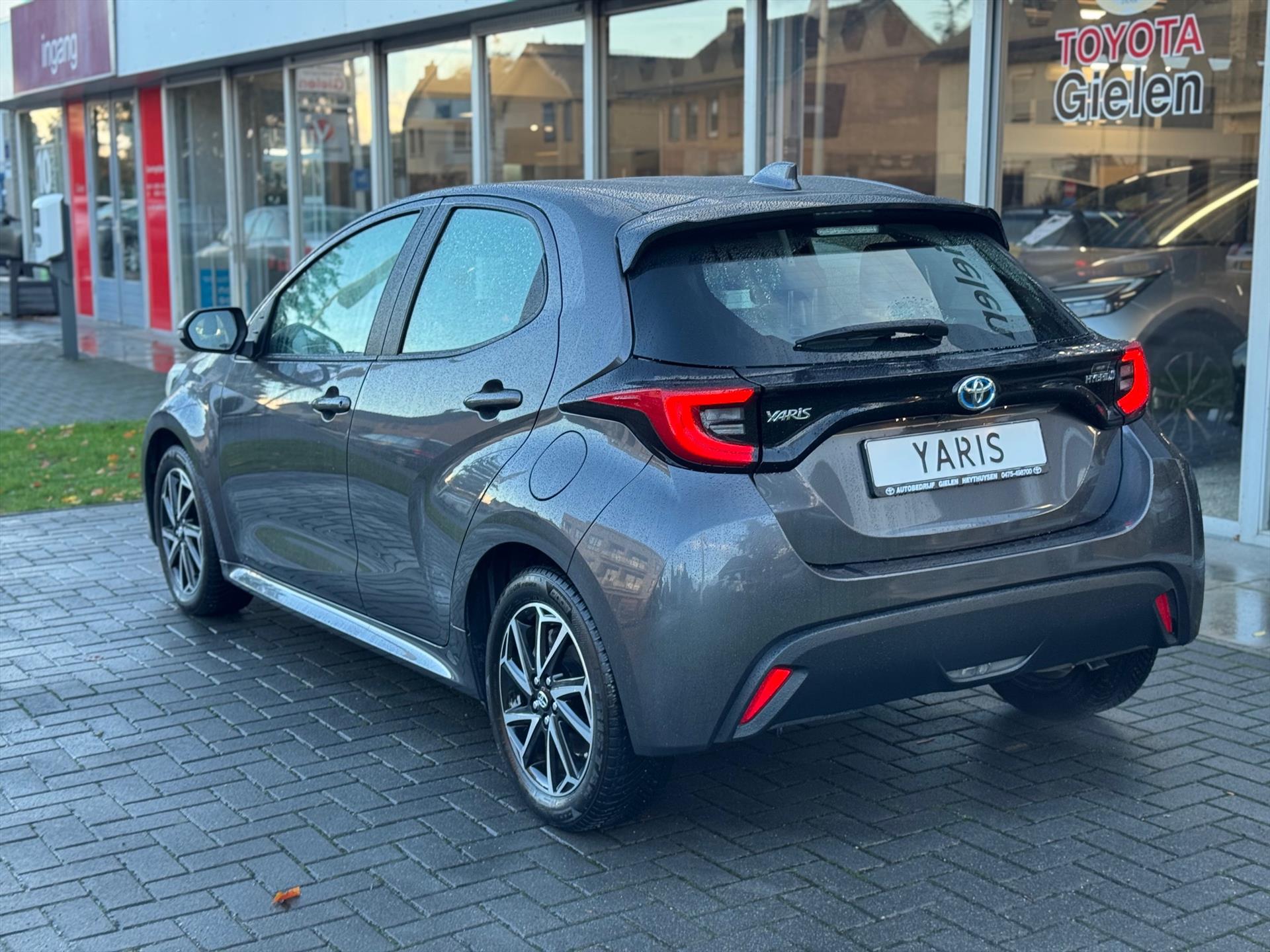 Toyota Yaris 1.5 Hybrid Dynamic | 16 inch, LED, Apple CarPlay/Android Auto, Parkeercamera, Adaptive cruise control 48673469-3.jpg | Autobedrijf Gielen