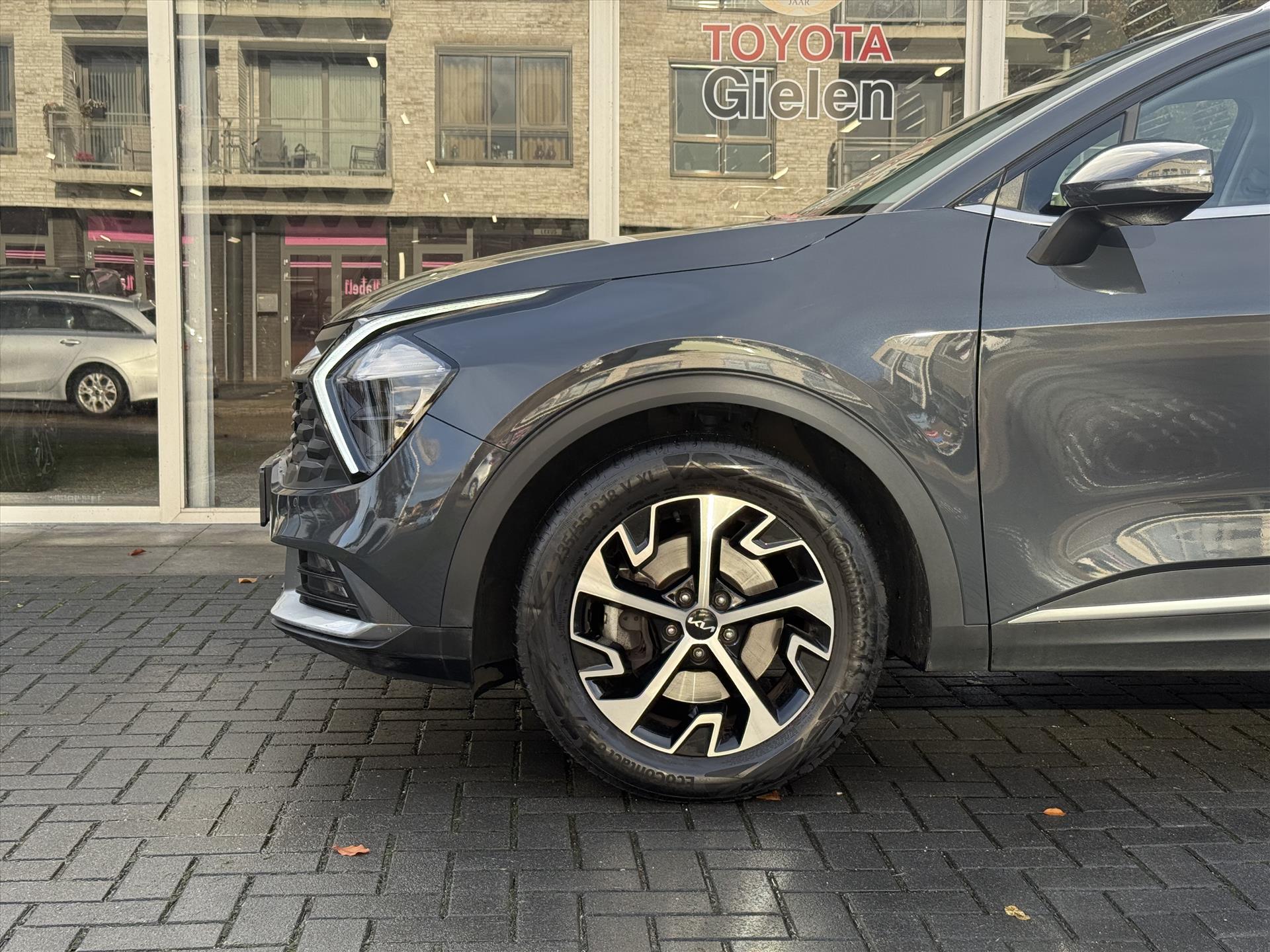 Kia Sportage 1.6 T-GDi HEV DynamicLine | Stoel + Stuurverwarming, Groot scherm, CarPlay, Keyless, 18inch, Parkeersensoren, December 2023 48717947-3.jpg | Autobedrijf Gielen