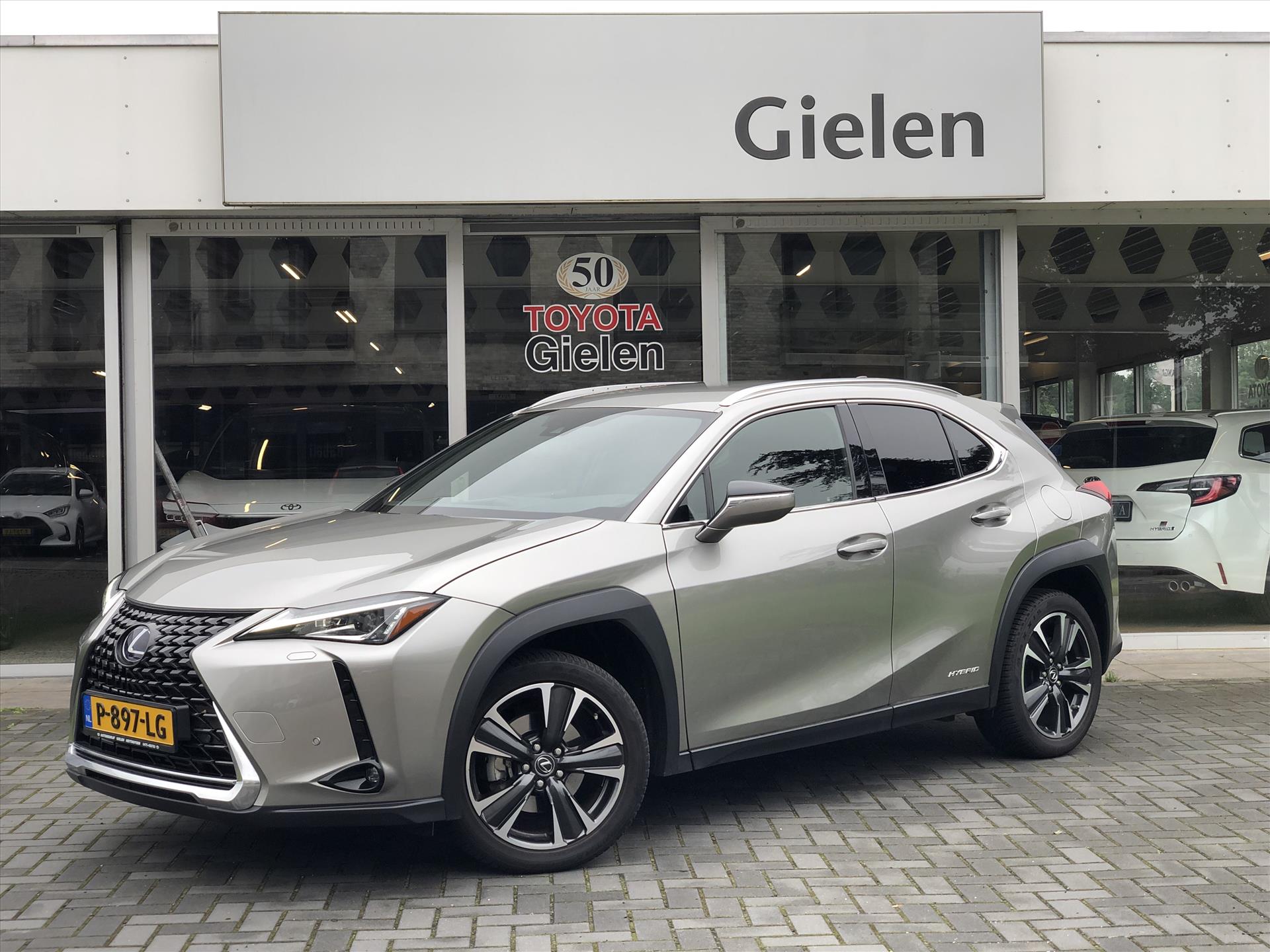 Lexus UX 250h Preference Line | Dodehoekherkenning, 18 inch, Stoel + Stuurverwarming, Parkeersensoren, Apple CarPlay/Android Auto 38496311-0.jpg | Autobedrijf Gielen