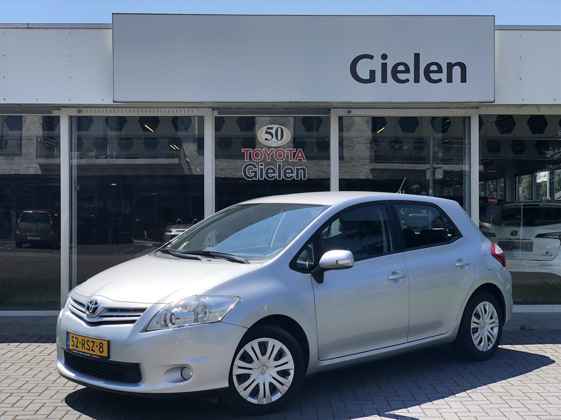 Toyota Auris 1.6 VVT-i 132pk Aspiration | Eerste eigenaar, Trekhaak, Weinig KM, Cruise control, Climate control, Nieuw geleverd 38969515-0.jpg | Autobedrijf Gielen
