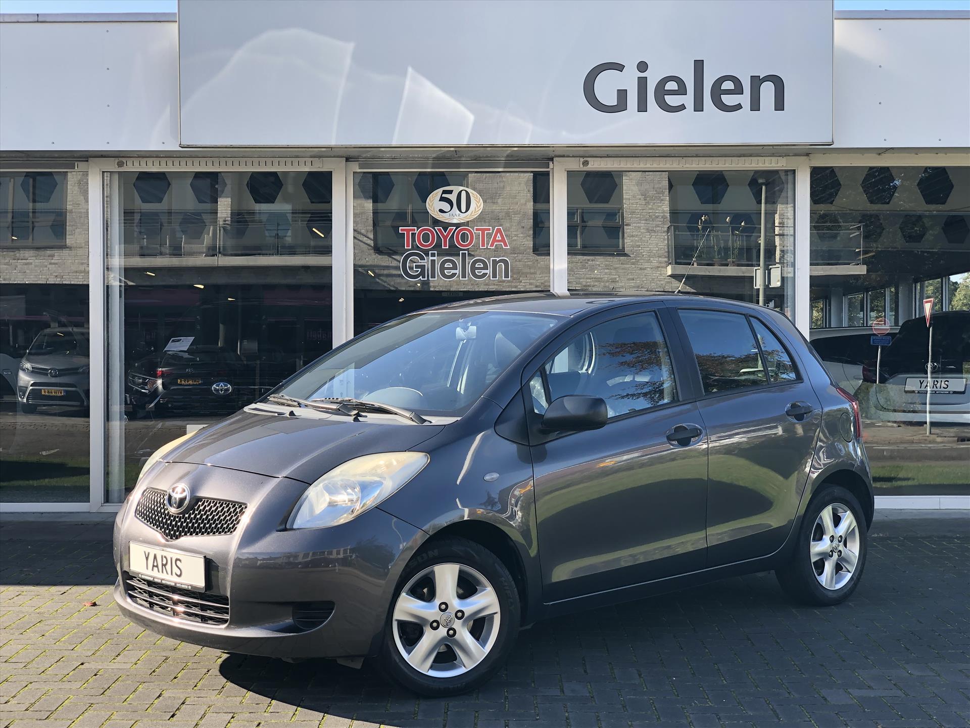 Toyota Yaris 1.3 16V VVT-I 5DR 39807704-0.jpg | Autobedrijf Gielen