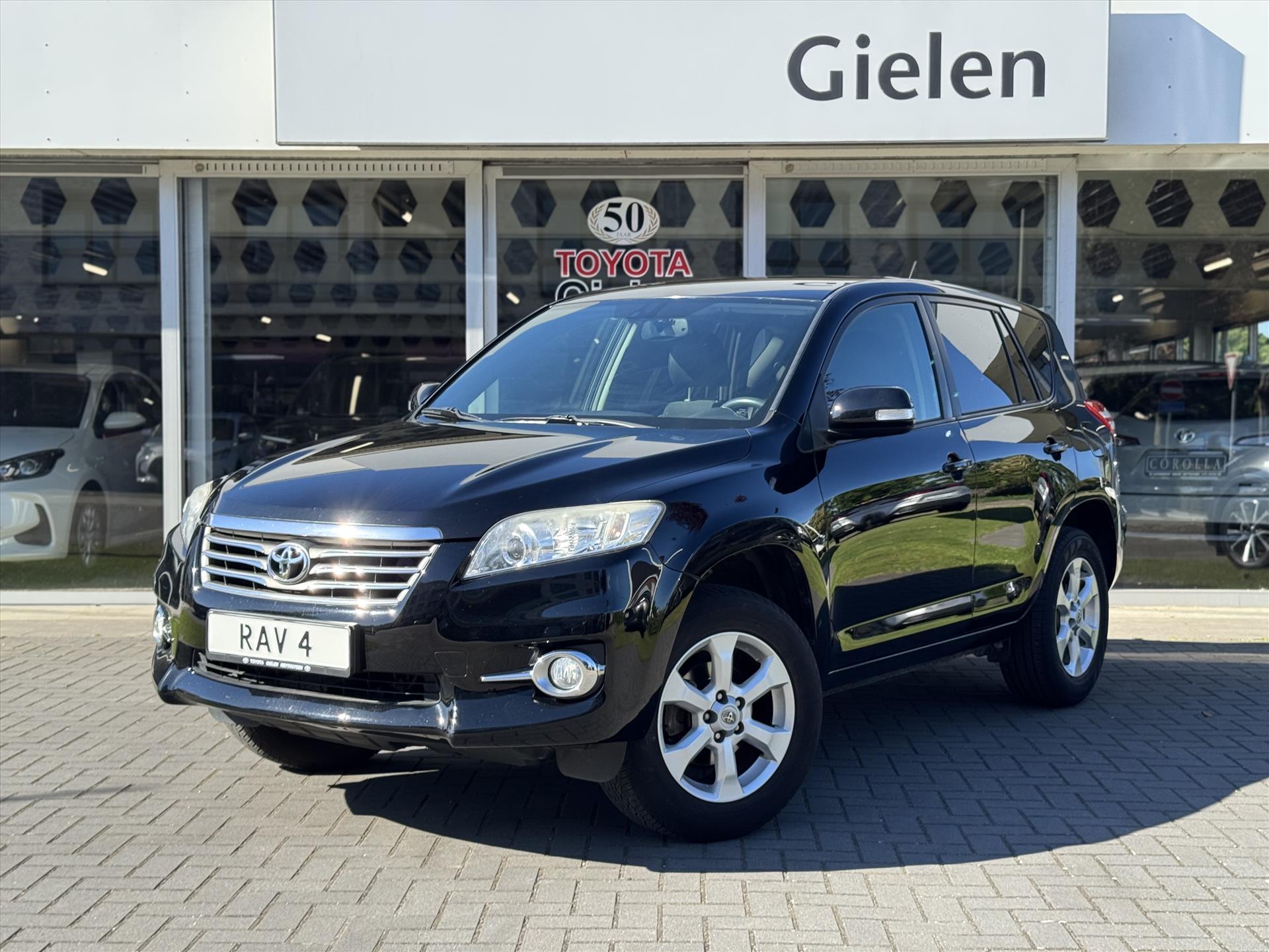 Toyota RAV4 2.0 VVT-i 4WD Executive Business | Trekhaak, 2e eigenaar, Stoelverwarming, Cruise control, Camera, 2000KG Trekgewicht 44733175-0.jpg | Autobedrijf Gielen