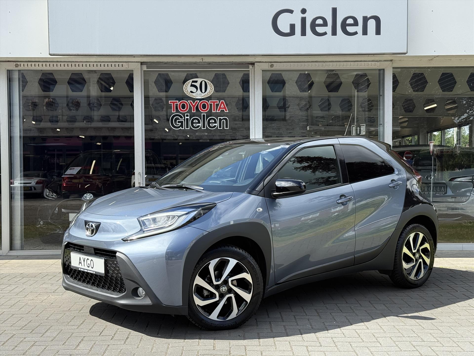 Toyota Aygo X 1.0 VVT-i S-CVT Automaat Pulse Premium | Parkeersensoren, Bi-Tone, Stoelverwarming, Climate control, Keyless, CarPlay 45002591-0.jpg | Autobedrijf Gielen