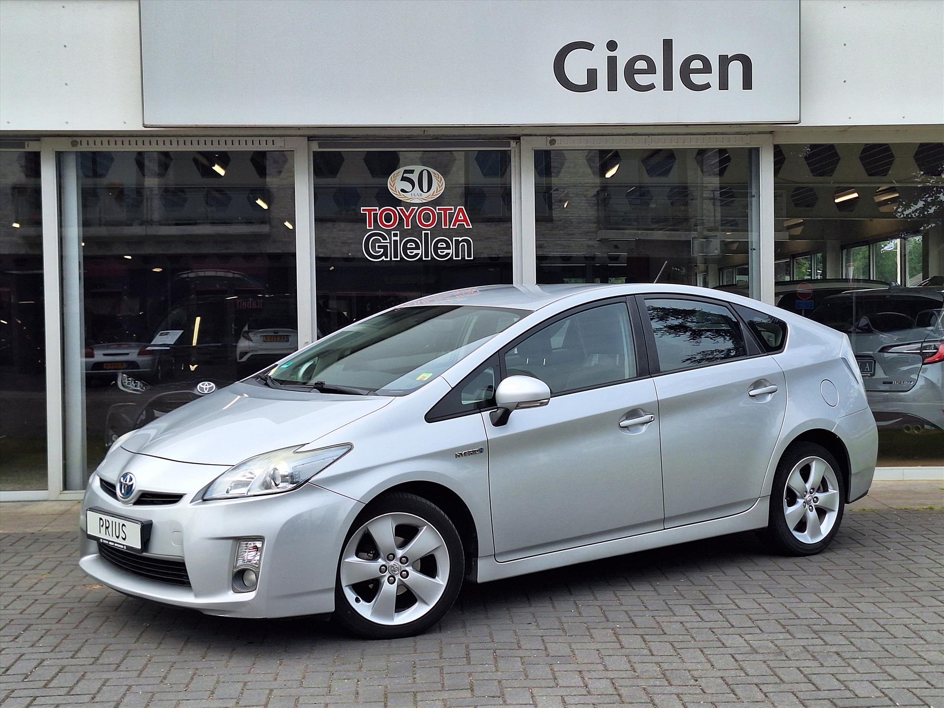Toyota Prius 1.8 Full Hybrid Aspiration | 17 inch, Keyless, Head up display, Parkeersensoren, Cruise control, Climate control 45165277-0.jpg | Autobedrijf Gielen