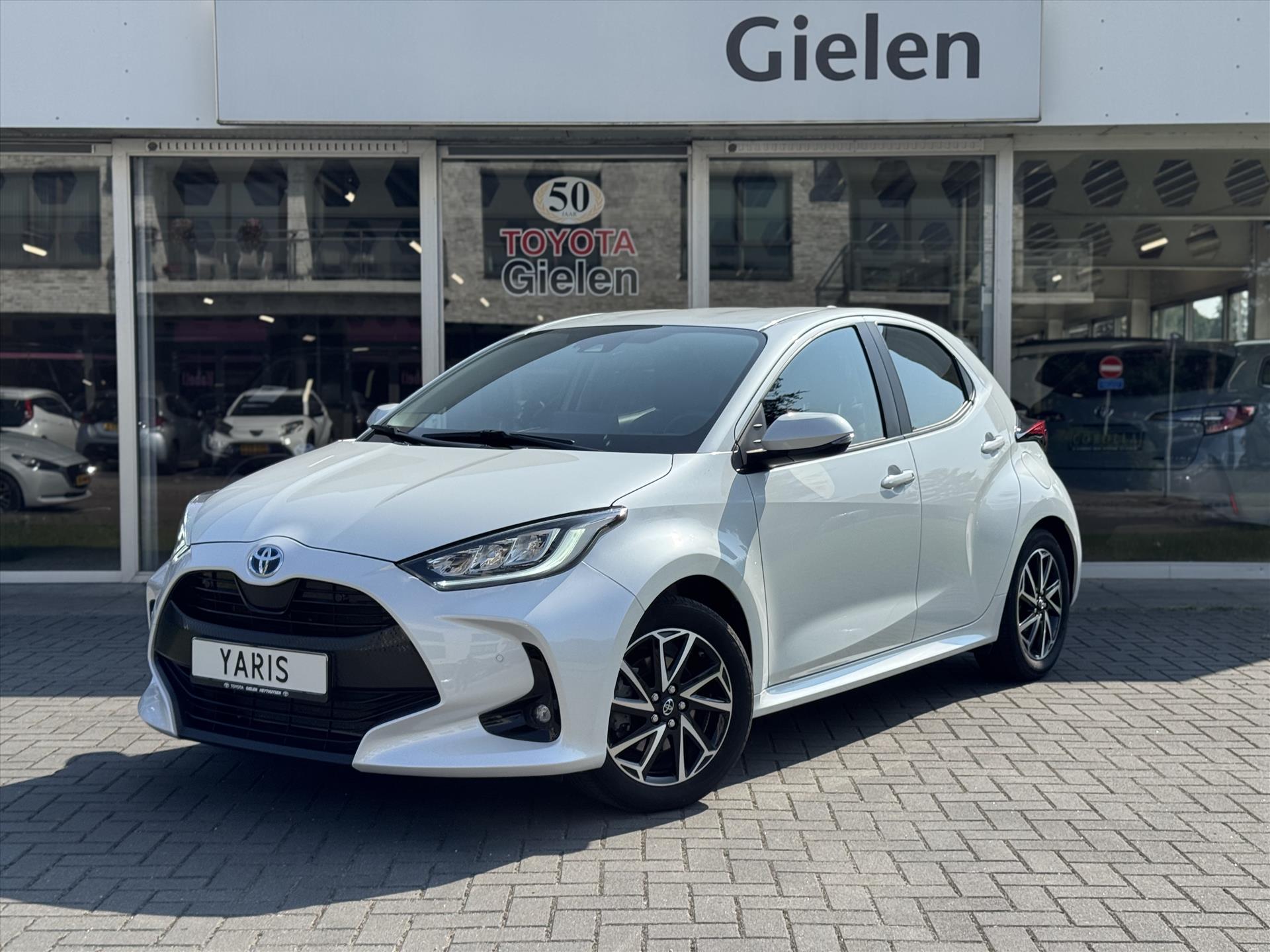 Toyota Yaris 1.5 Hybrid Dynamic Plus | Dodehoekherkenning, Parkeersensoren, Parelmoer wit, Stoelverwarming, Keyless, 16inch 45591982-0.jpg | Autobedrijf Gielen