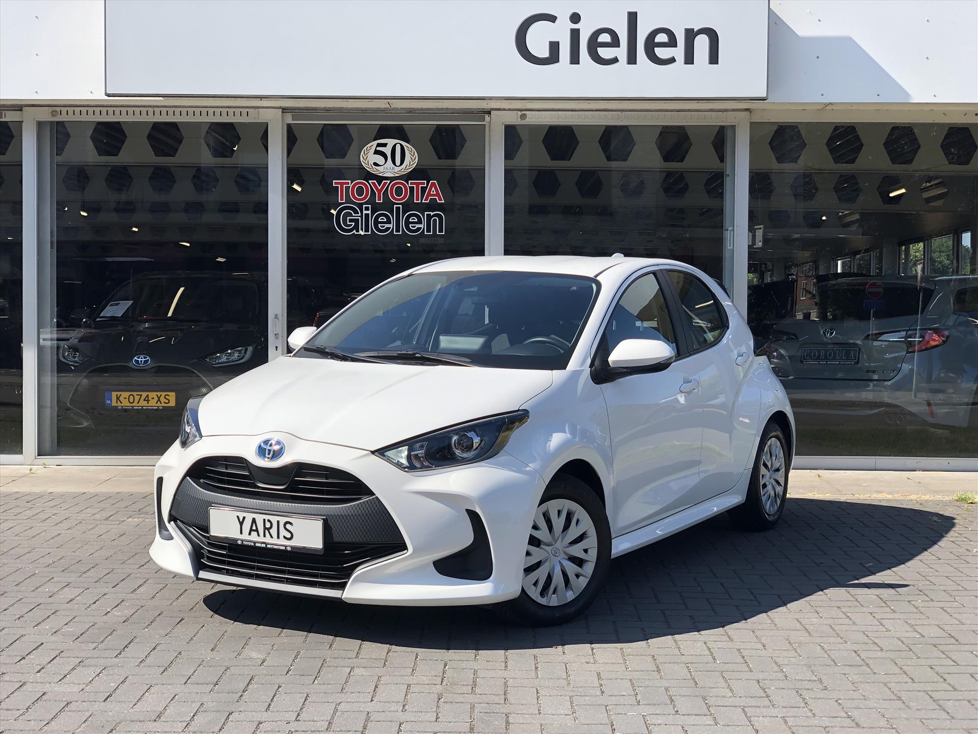 Toyota Yaris 1.5 Hybrid Active Plus | Stoelverwarming, Navigatie, Apple CarPlay/Android auto, Licht + Regensensor, Climate control, Adaptive 45592146-0.jpg | Autobedrijf Gielen