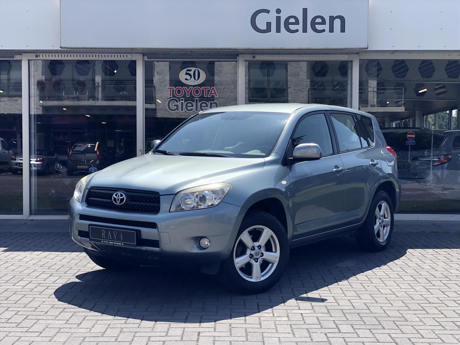 Toyota RAV4 2.0 VVTi Automaat Executive | Trekhaak, Leer, Cruise control, Stoelverwarming, 17 inch, Climate control, Keyless, Parkeersensore 45706226-0.jpg | Autobedrijf Gielen